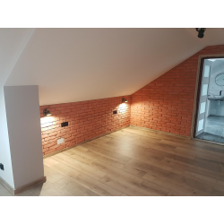 Cegła ozdobna od petraart w brązie cieniowanym, poddasze